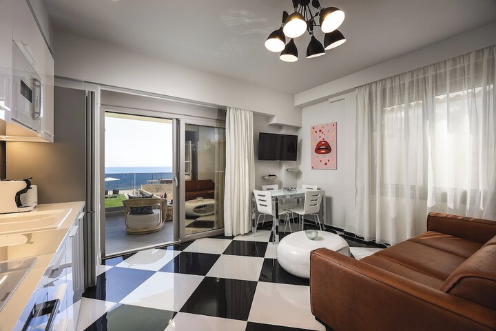 Room 45 of 130