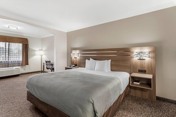 Room 44 of 65