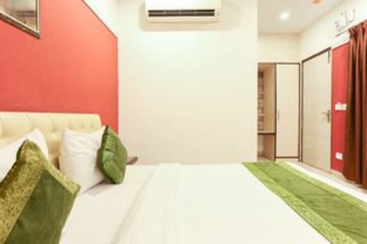 Room 9 of 43