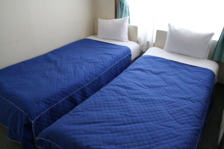 Room 5 of 50