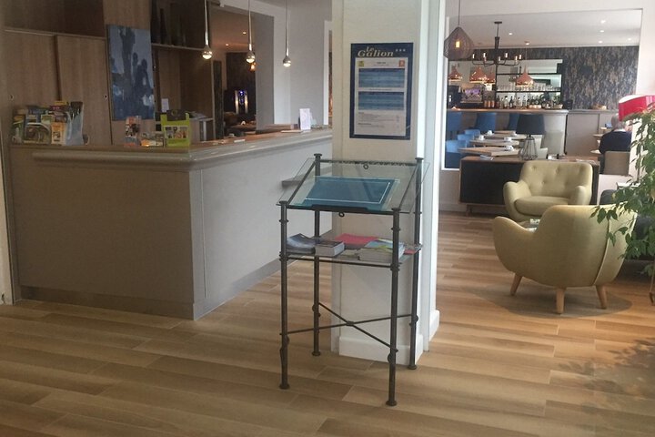 Hero Image 1 of 87