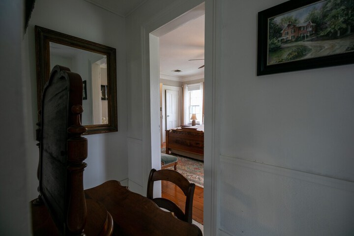 Room 10 of 29