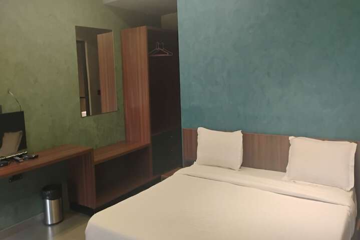 Room 25 of 72
