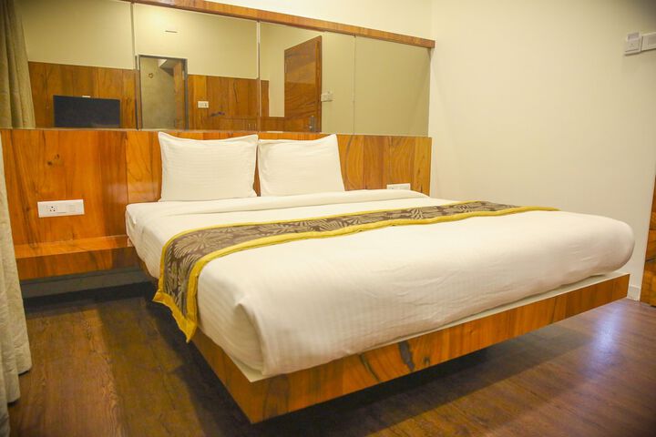Room 12 of 33