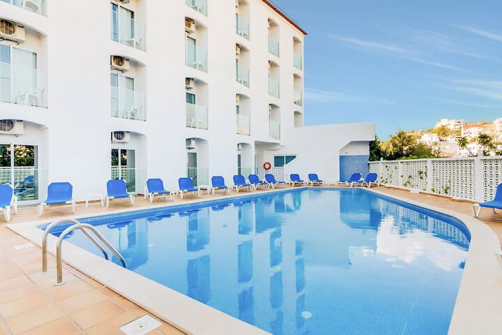 Pools & Facilities