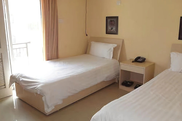 Room 7 of 19