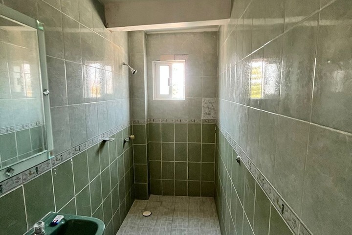Room 9 of 18