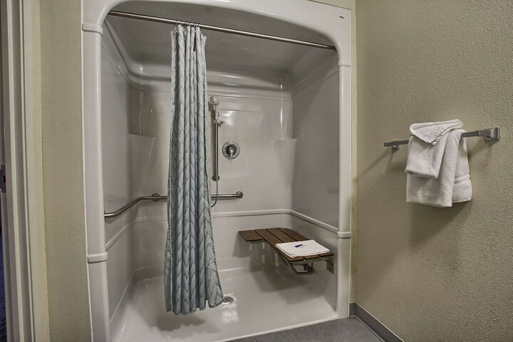 Room 25 of 36