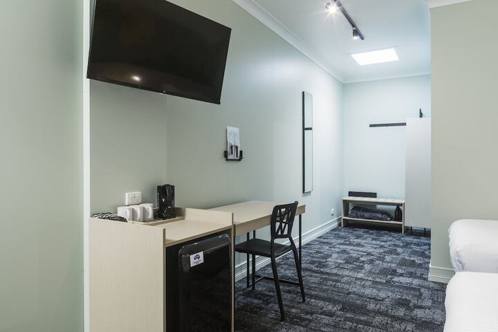 Room 16 of 43