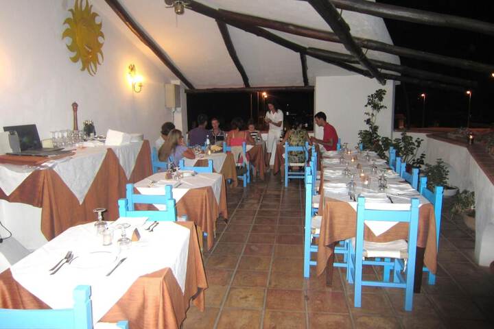 Dining 33 of 54