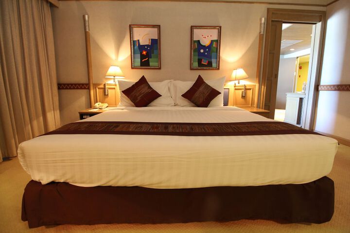 Room 27 of 70