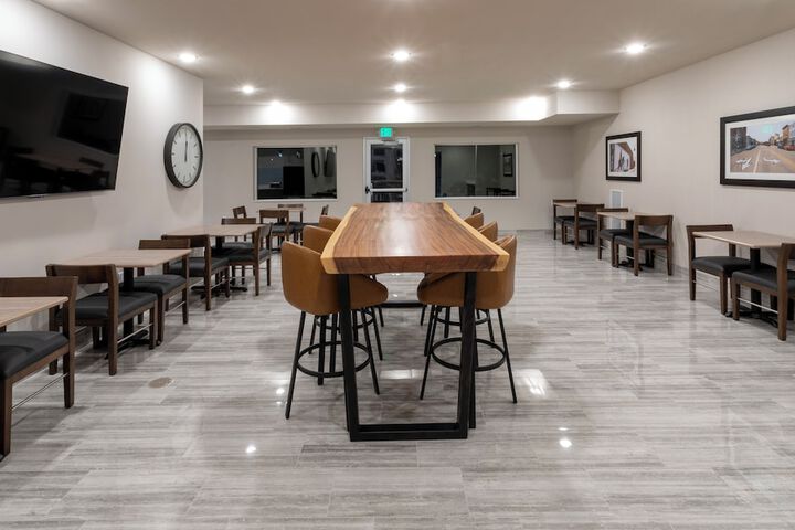 Breakfast/Coffee Service 25 of 29