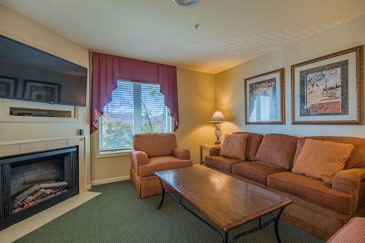 1 Bedroom Suite Queen Bed (6 of 39)