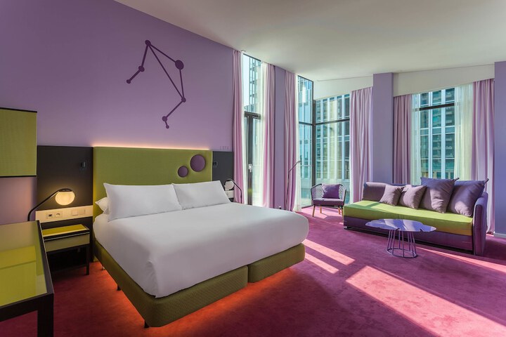 Room 21 of 77
