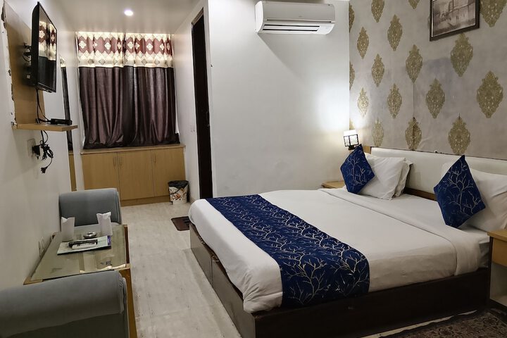 Room 6 of 19