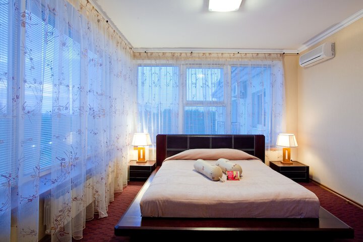 Room 6 of 99
