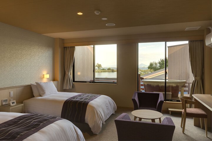 Room 16 of 184