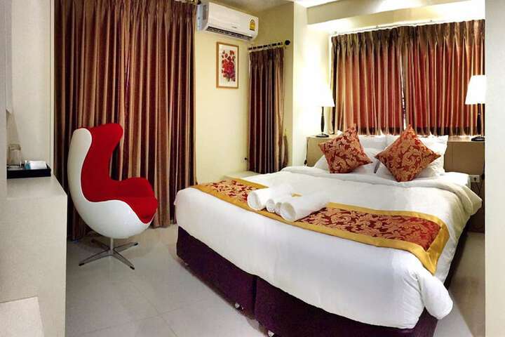 Room 5 of 15