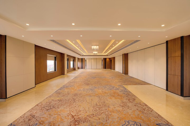 Ballroom/Hall 61 of 70