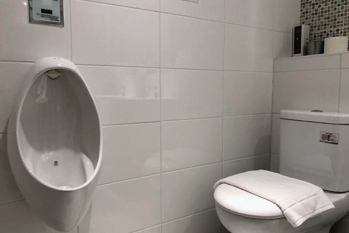 Room 15 of 34