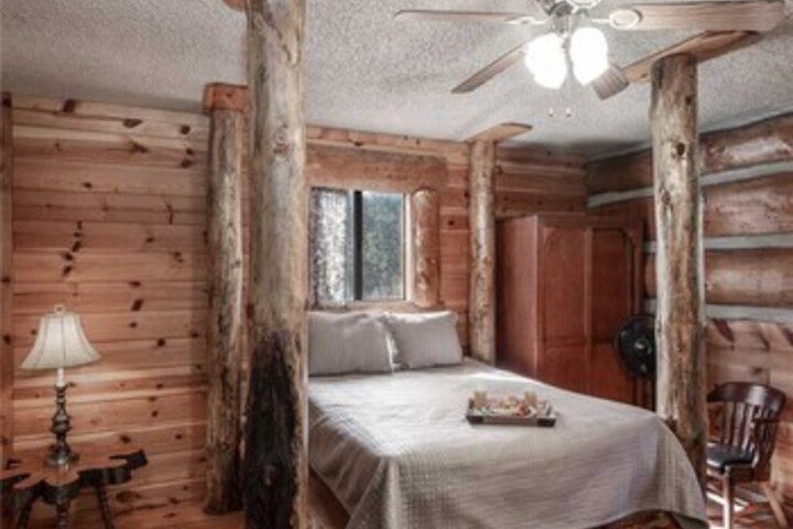 Room 28 of 32