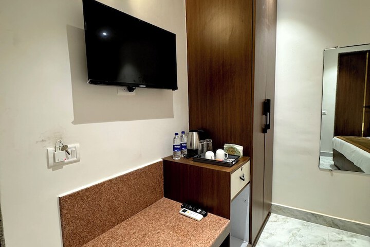 Room 17 of 25