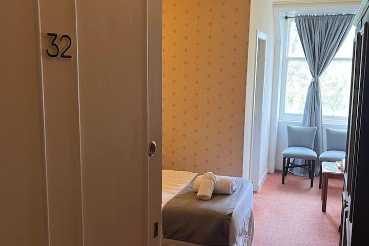 Room 56 of 132