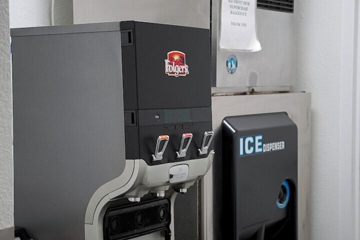 Breakfast/Coffee Service 17 of 58