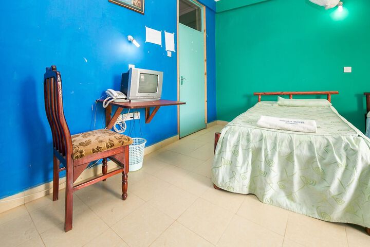 Room 10 of 46