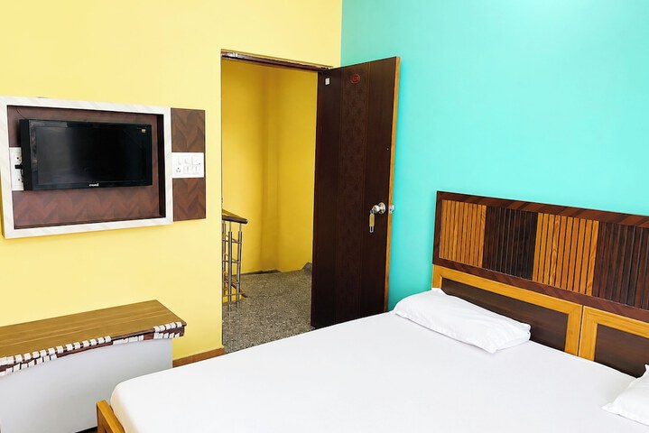 Room 2 of 9