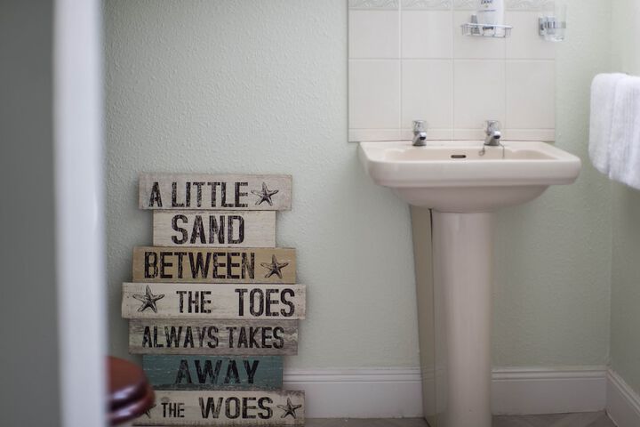 Room 25 of 48