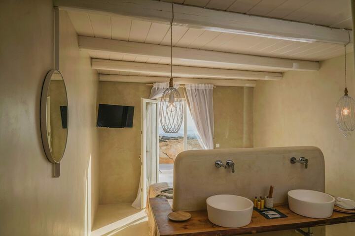 Room 28 of 142