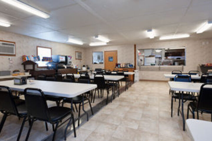 Dining 7 of 15