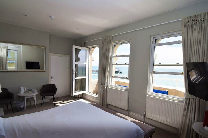 Room 26 of 112
