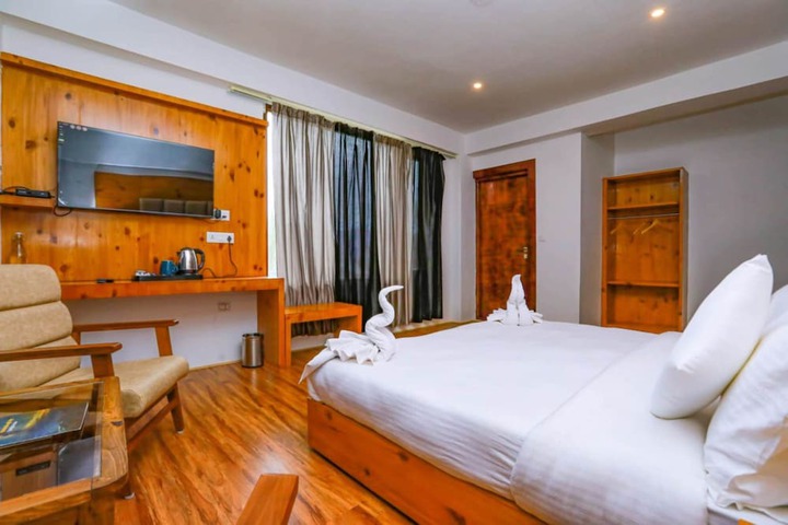 Room 14 of 24