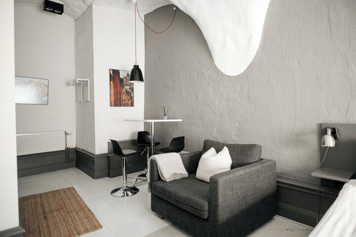 Room 65 of 108