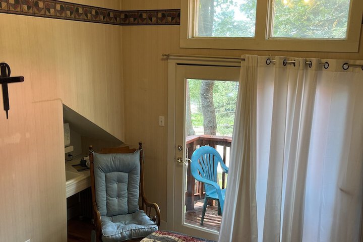 Room 12 of 42