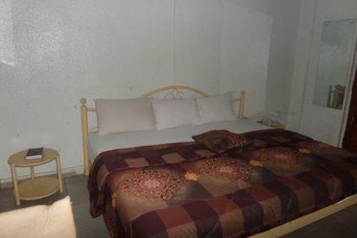 Room 21 of 28