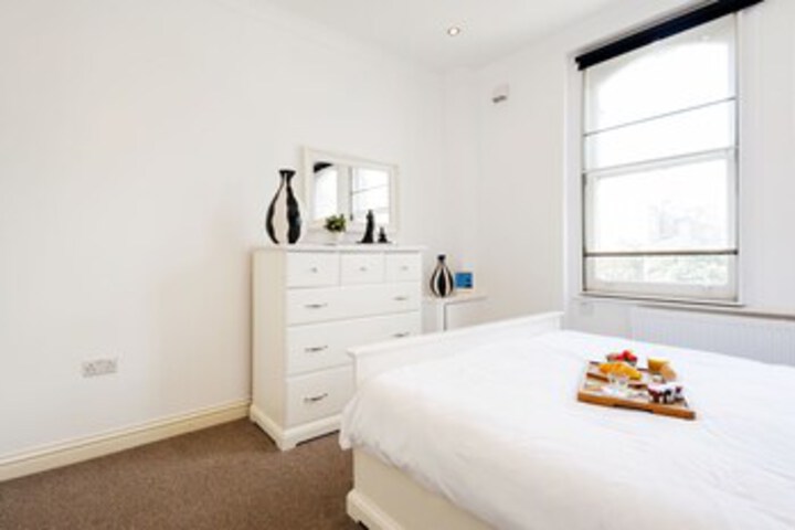 Room 8 of 19