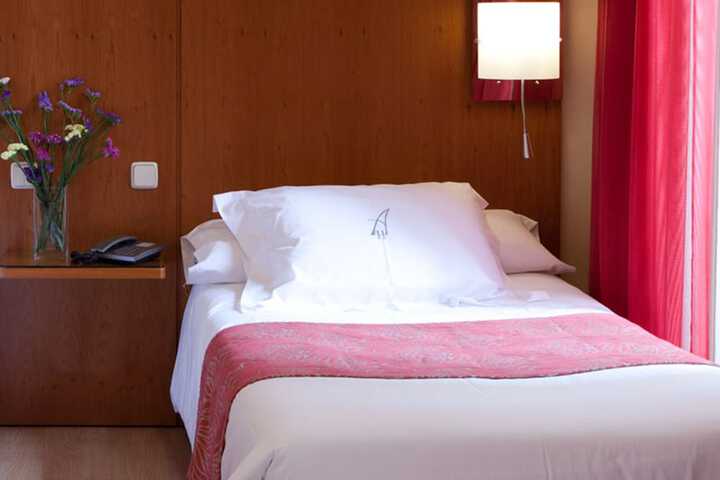 Room 16 of 36
