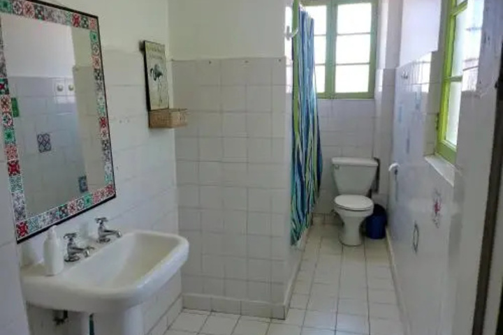 Room 7 of 16