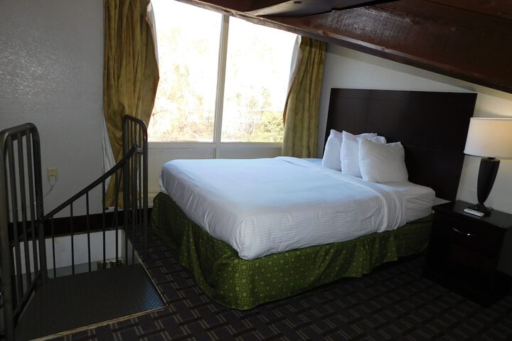 Standard | King Bed (23 of 64)