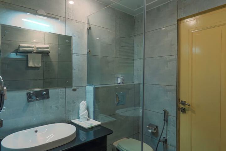 Room 35 of 59
