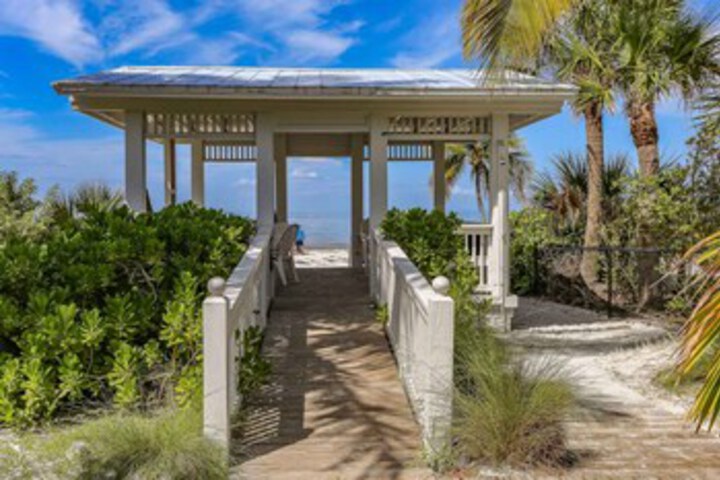 Property Grounds 27 of 34