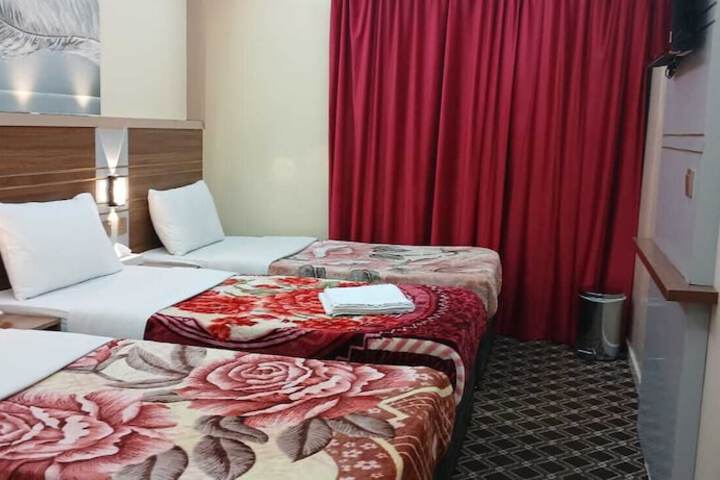 Room 10 of 25