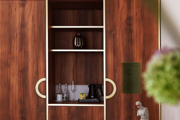 Room 14 of 96