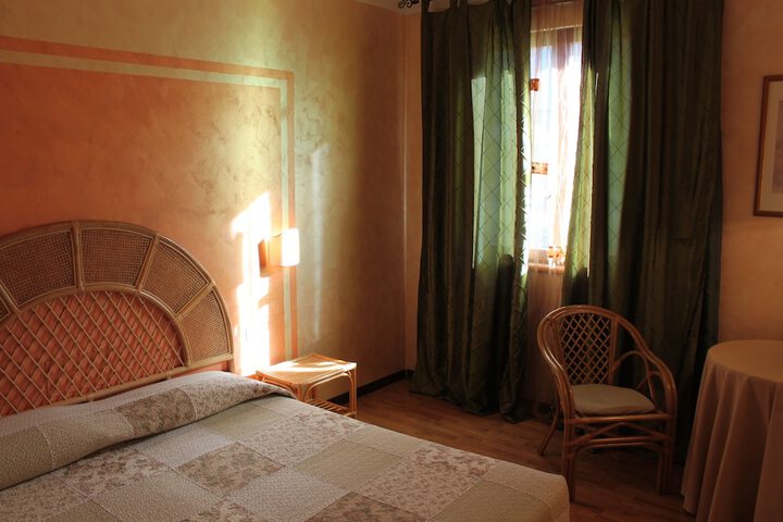 Room 5 of 20