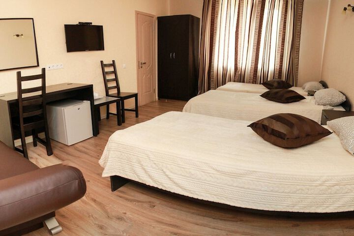 Room 6 of 37