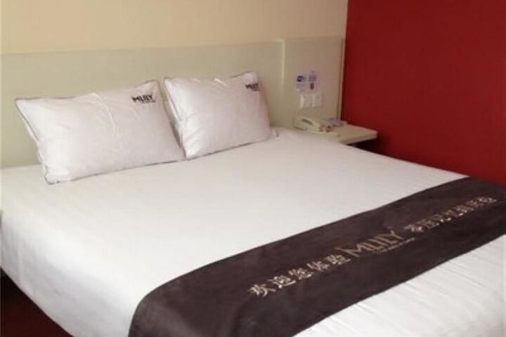 Room 5 of 8