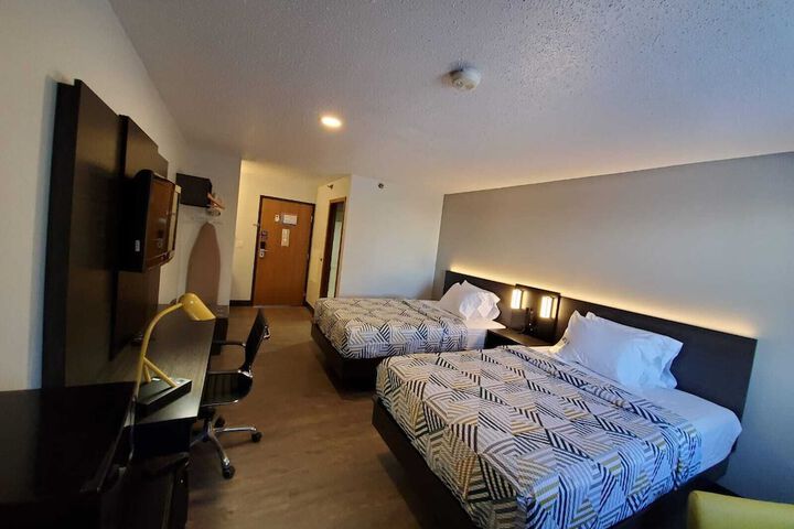 Double Deluxe 2 Double Beds (2 of 6)